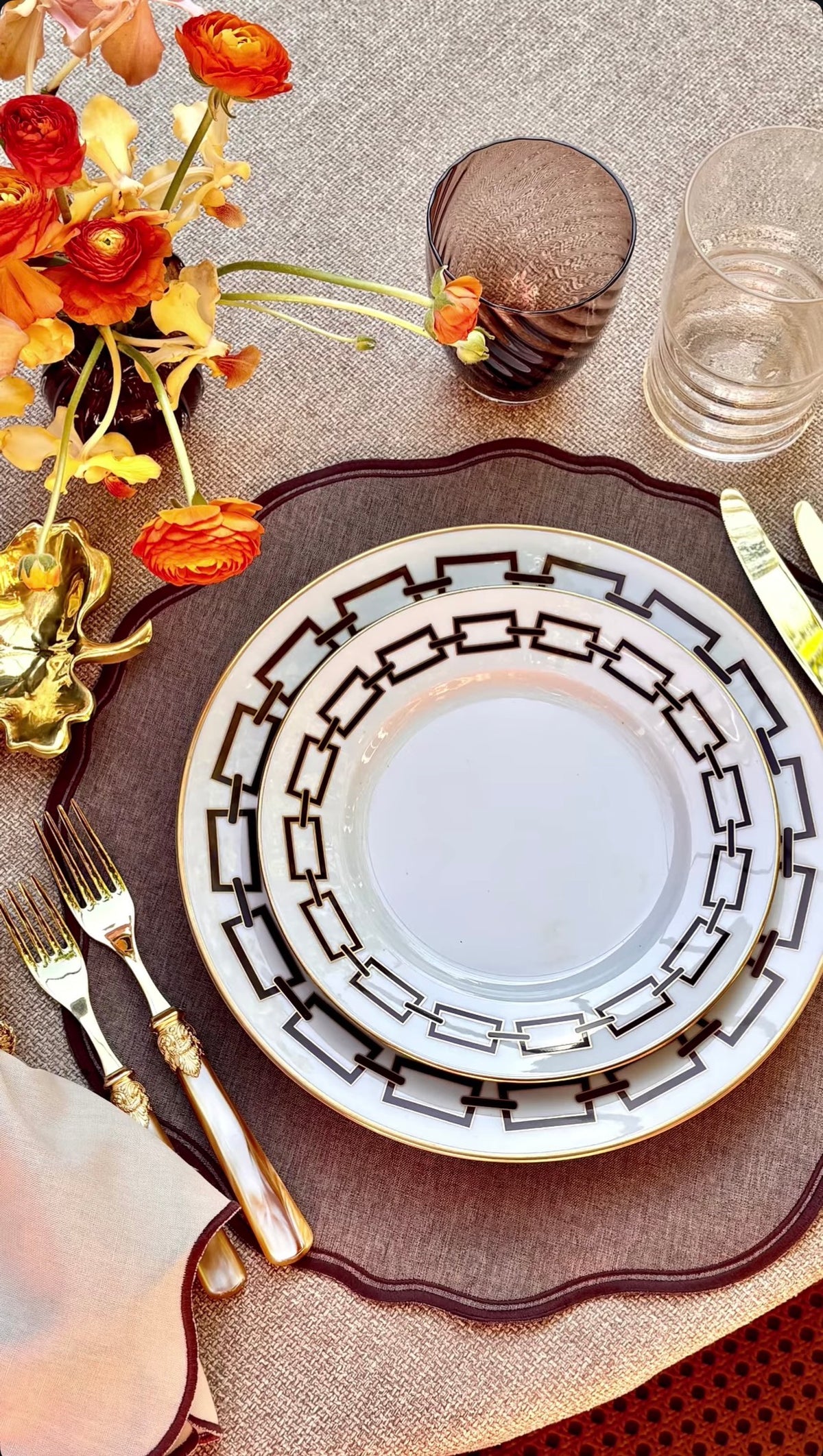 Fall table setting with Lulu Maison chocolate scalloped placemats